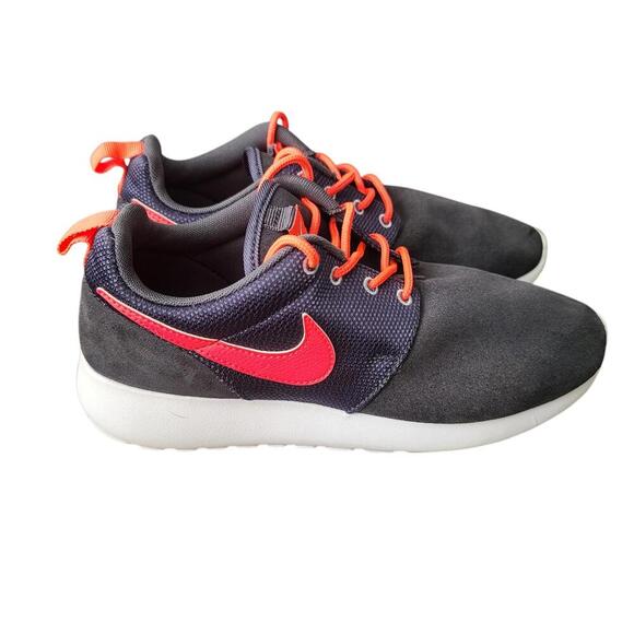 Nike Other - Nike Roshe Run Sneakers - Stylish Comfort Youth 5Y